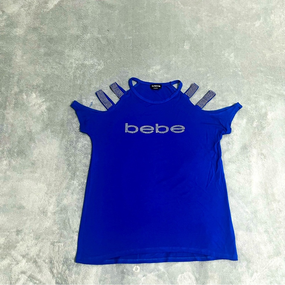 Bebe brand shirt • Royal Blue • Beautiful sleeves 💙